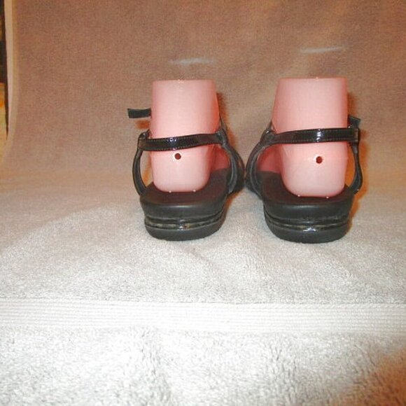 BORN Talica LEATHER Sandals Size 10 ANKLE STRAP Arch ADJUSTABLE Flats TWIST Blac - Picture 10 of 11